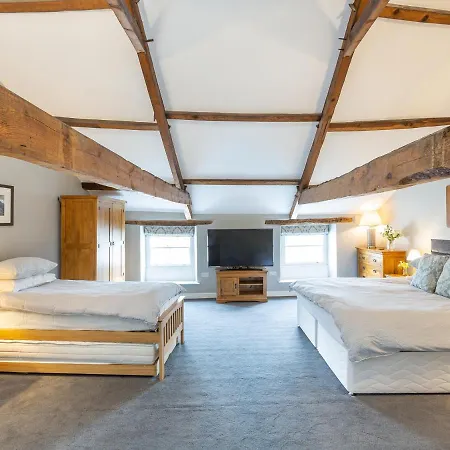 Harmby House *